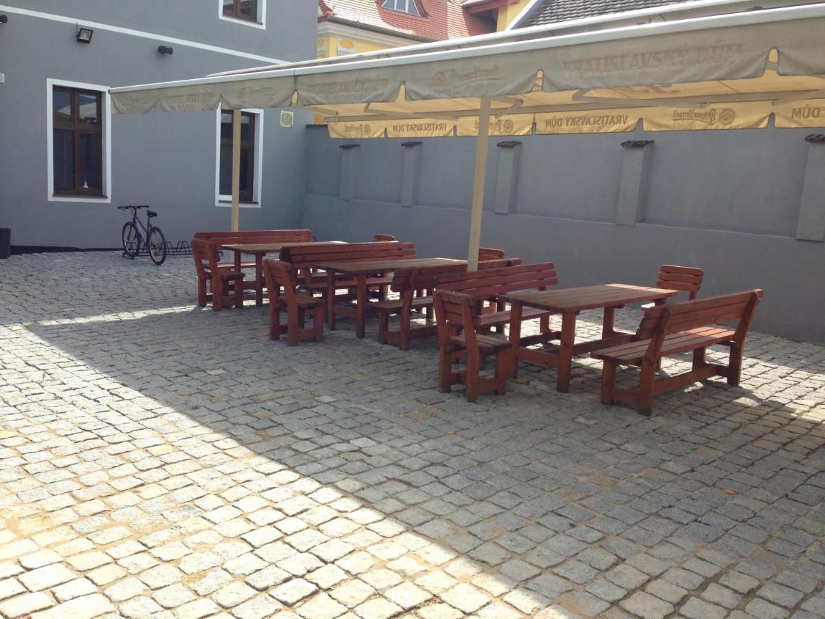 ホテル Restaurace U Kostela Marianske Radcice エクステリア 写真